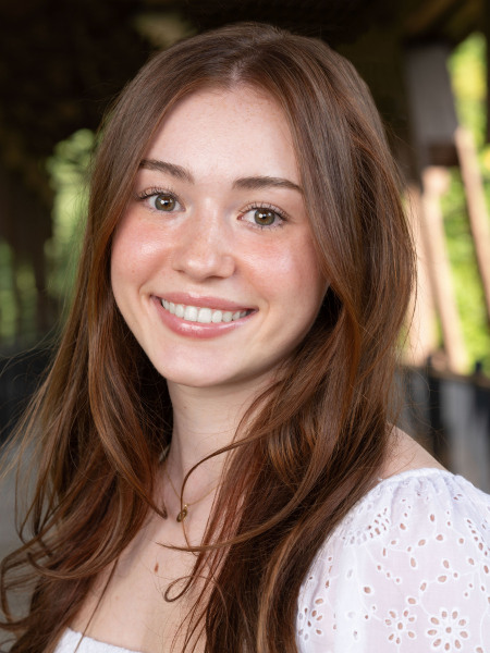 headshot-giorgiacarroll01w_3.75x5_1